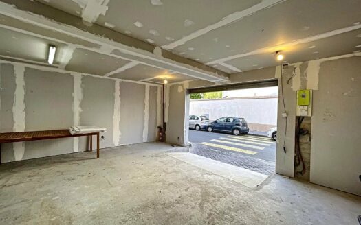 Local commercial à louer, 30 m² – 93400